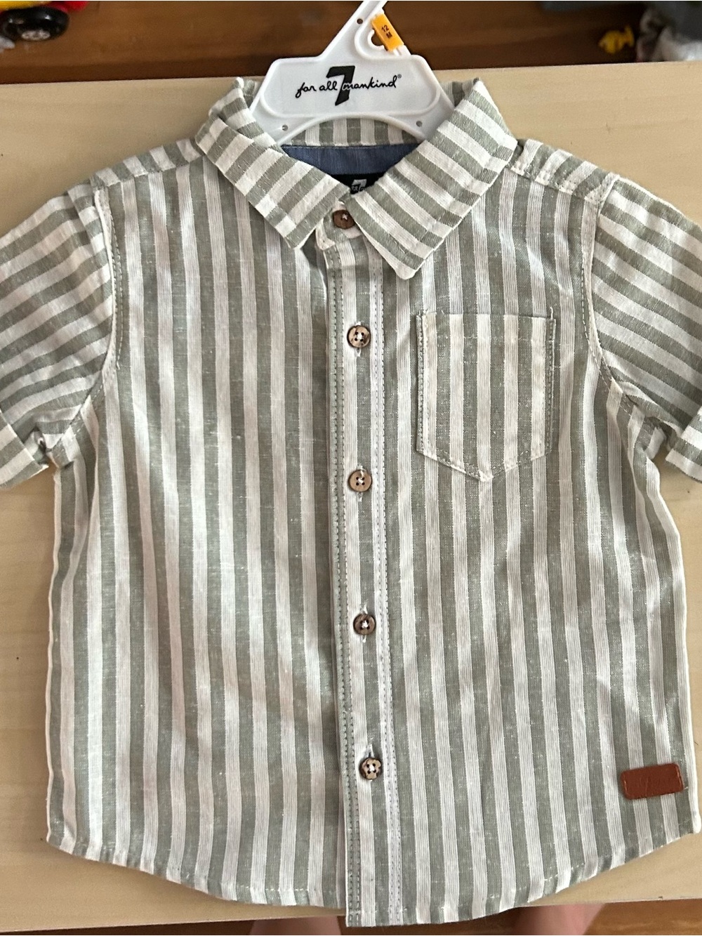 NWT Striped Short-Sleeve Button-Up Shirt - Light Gray & White